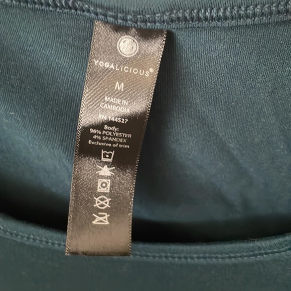 Yogalicious workout top - Picture 4 of 5